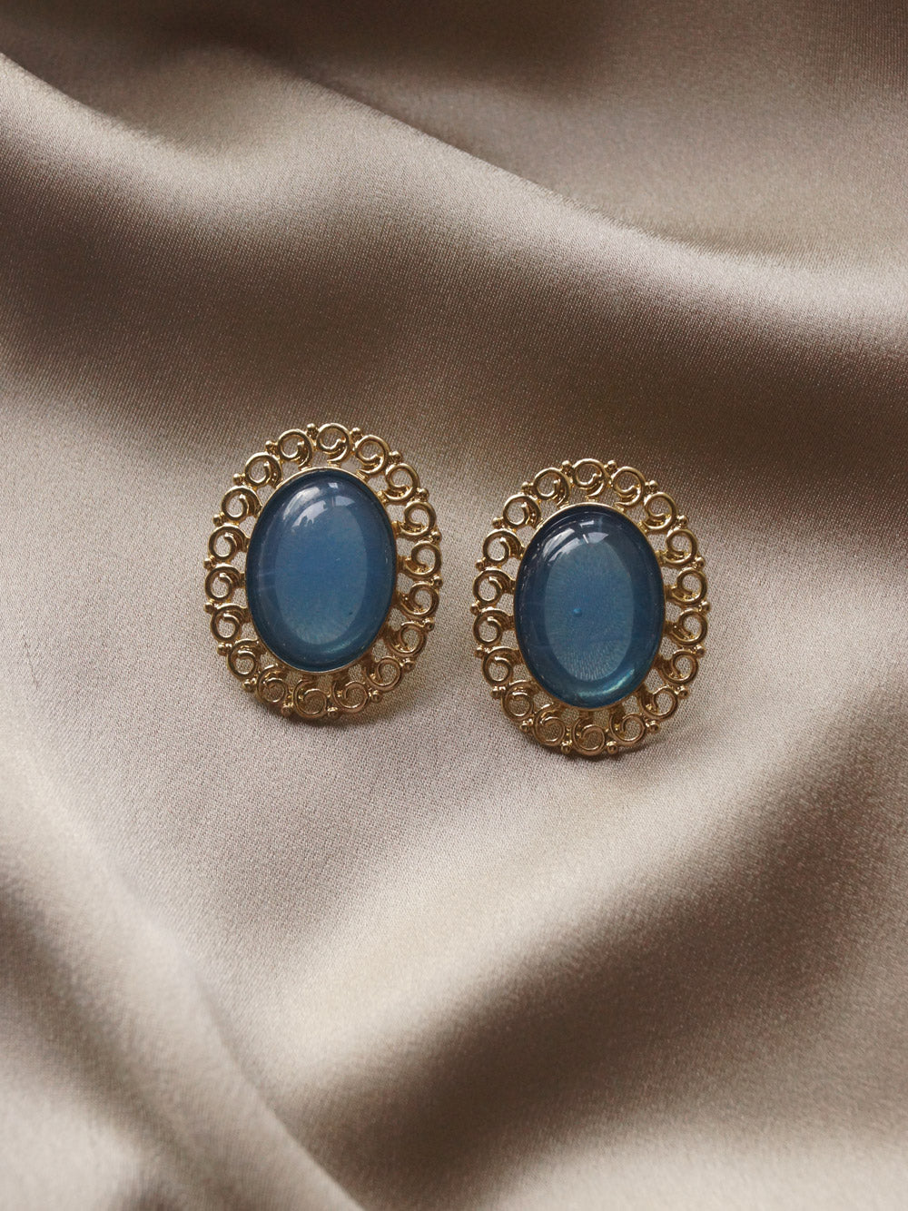 Antoinette Earstuds