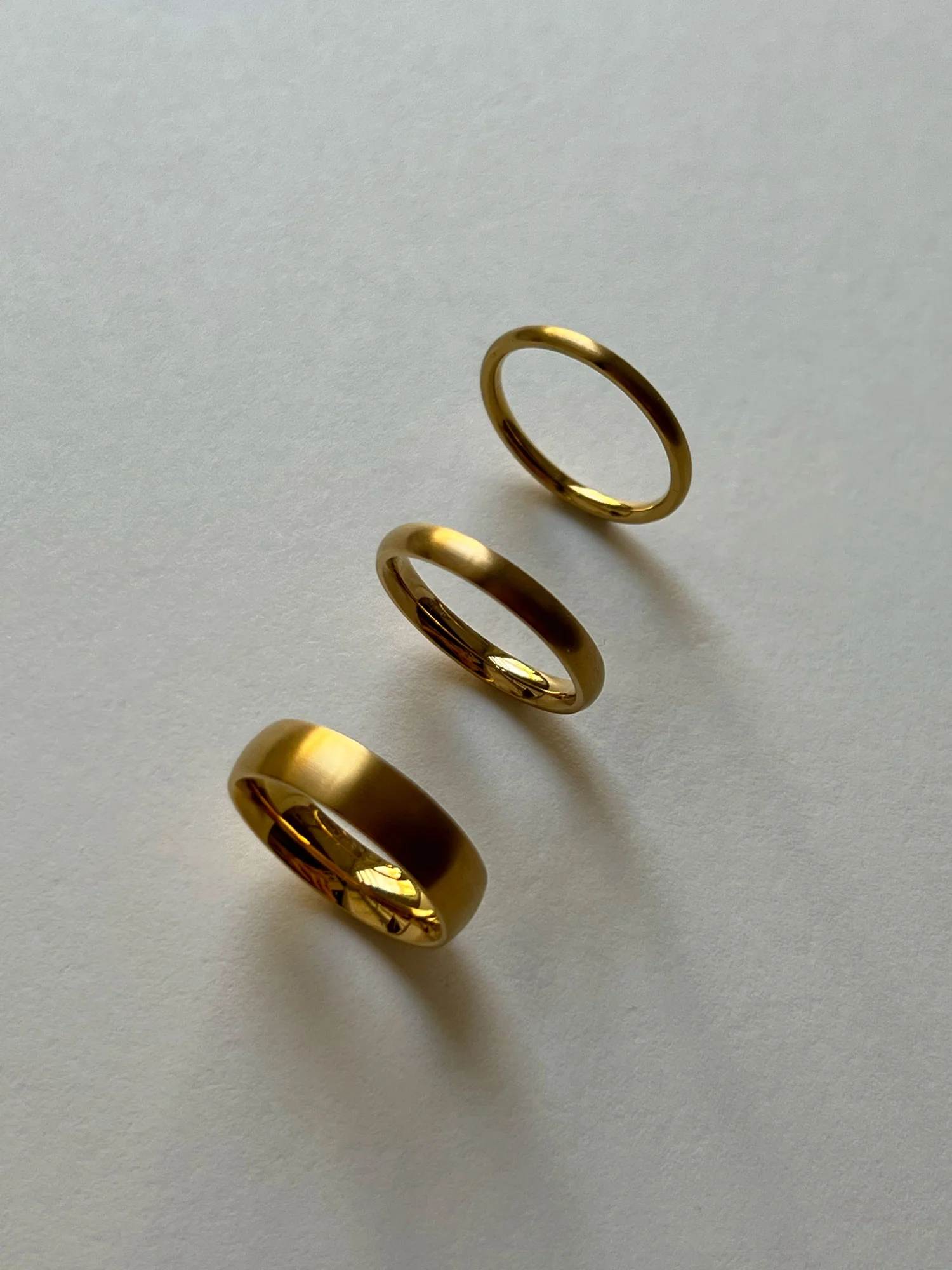 Matte Essential Gold Ring - 2mm - Image 3